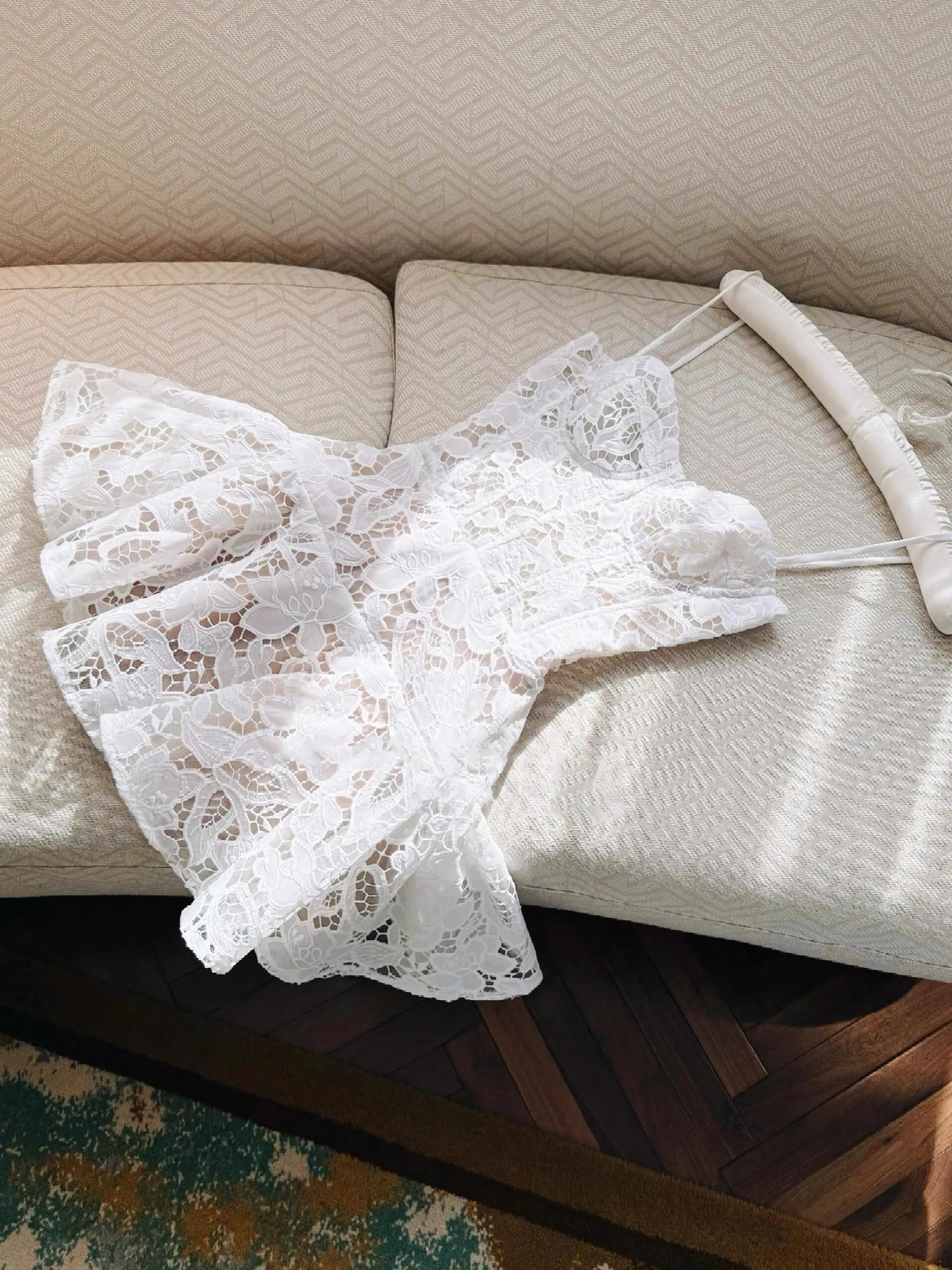 Simple A Line Spaghetti Straps Lace White Short Formal Homecoming Dresses Party Graduation Dress Hoco Dresses HZ1121