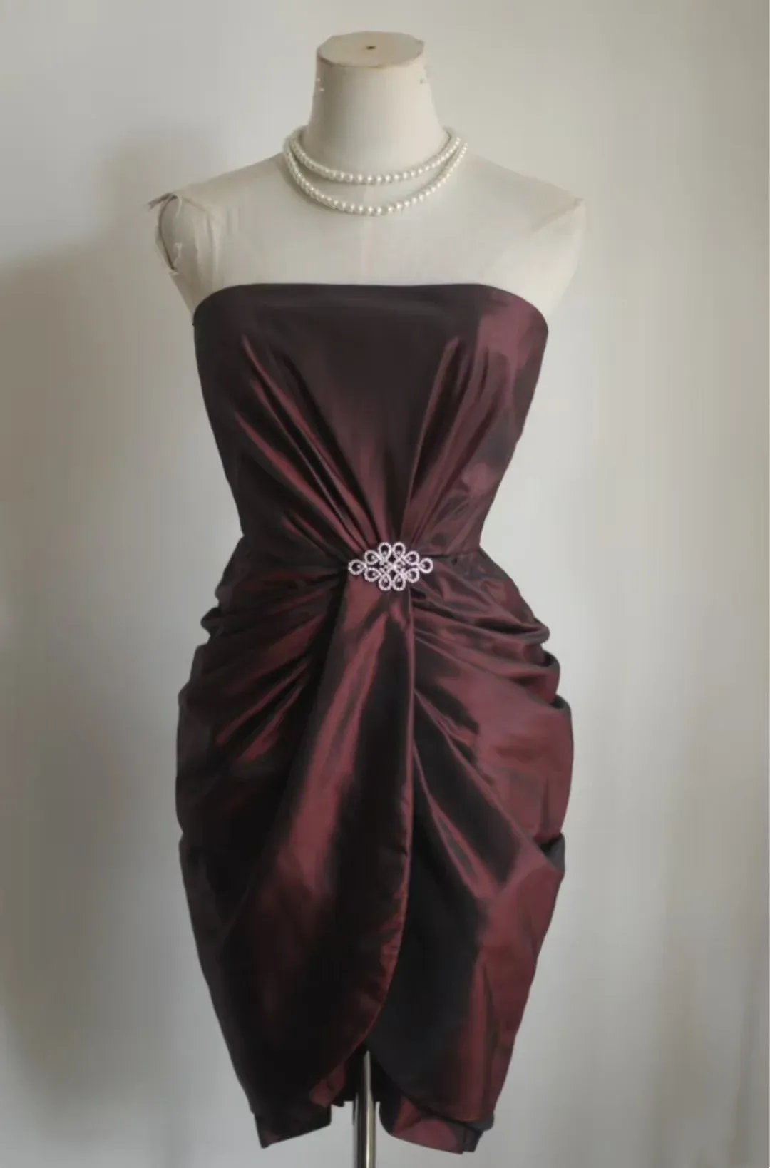 Vintage A line Strapless Burgundy Taffeta Formal Homecoming Dresses 18th Birthday Outfits Graduation Dress Short Mini Hoco Dresses HZ1121