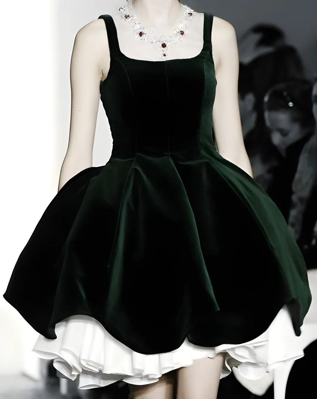 Cute Ball Gown Square Dark Green Velvet Short Mini Formal 8th Grade Homecoming Dresses Middle School Cocktail Dress Hoco Outfits HZ1121