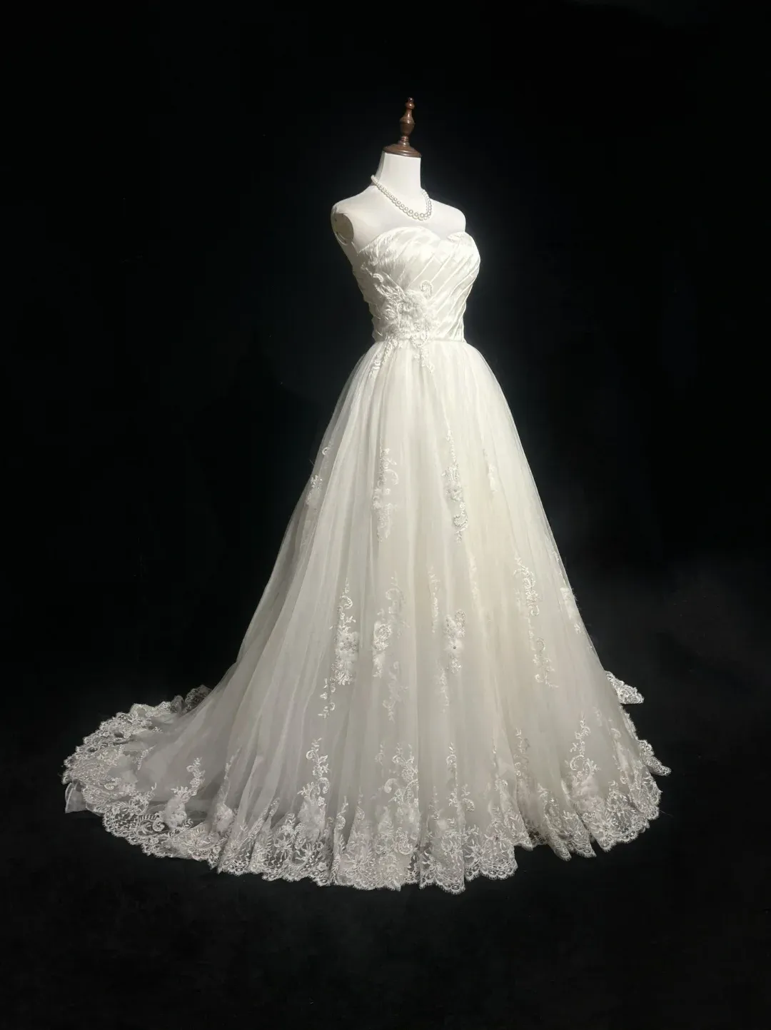 Vintage Bridal Dress Ball Gown Sweetheart Lace White Long Wedding Dress Retro Wedding Dresses Modest Wedding Gowns HZ1121