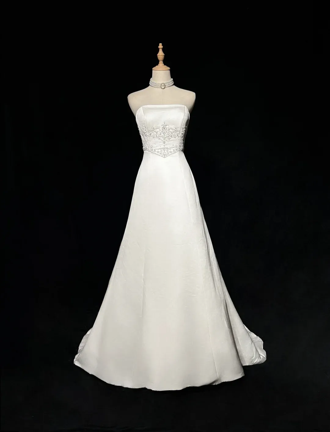 Vintage Bridal Dress A line Strapless Satin White Long Wedding Dress Retro Wedding Dresses Modest Wedding Gowns HZ1121