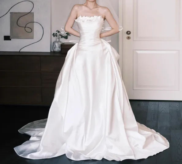 Stunning Strapless Long Ball Gowns Satin Floor-length Wedding Dress Simple Bridal Gown HZ1121