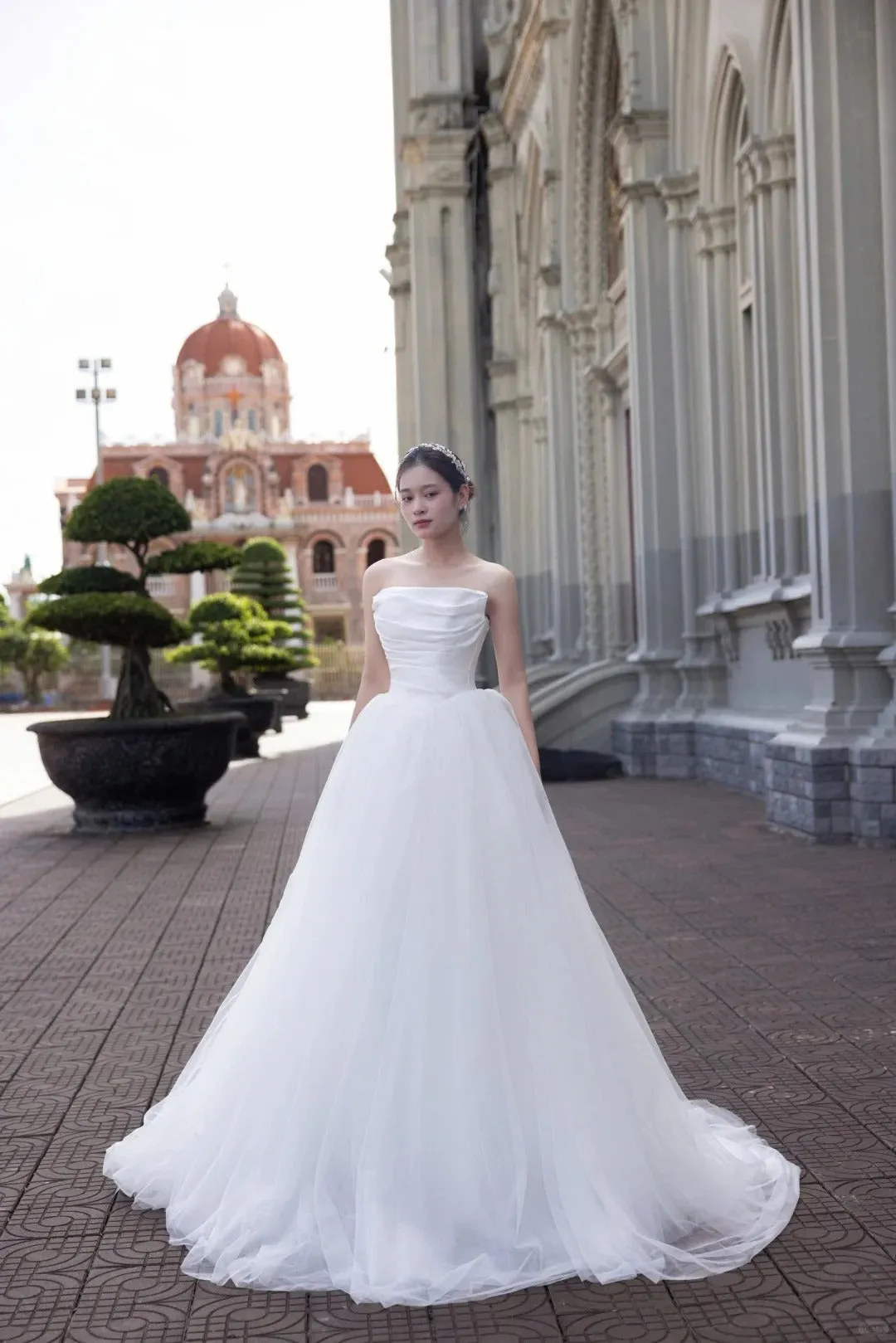 Simple Strapless Tulle Floor Length Wedding Dress Chic Sleeveless Bridal Gown HZ1121