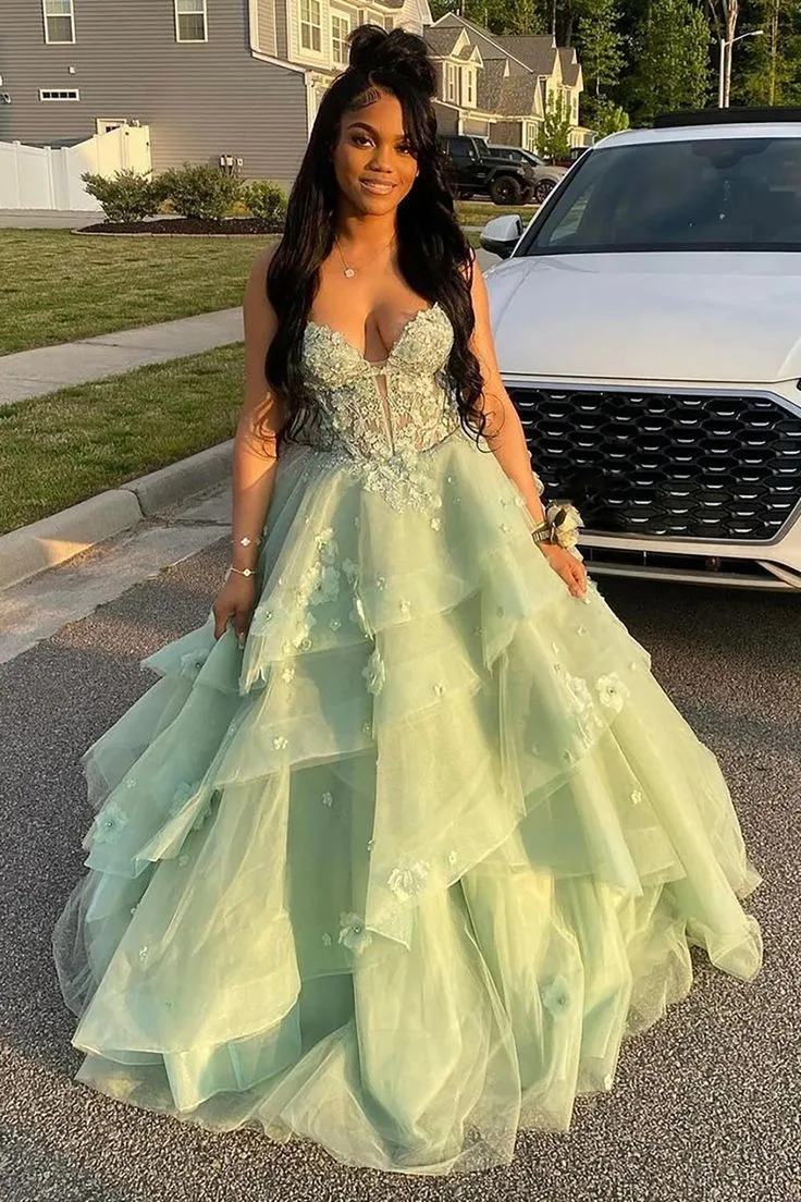 Fairytale Green Spaghetti Strap Quinceanera Dress Tulle Appliques Ball Gowns Sweet 16 Dress HZ1121