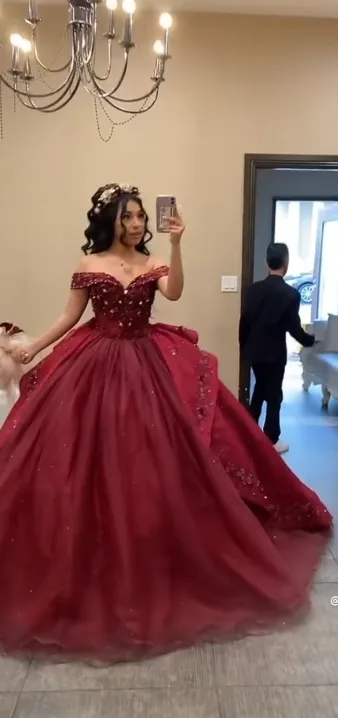 Sweet Burgundy Applique Ball Gowns Tulle Off-the-shoulder Long Quinceanera Dress Glitter Formal Dress HZ1121