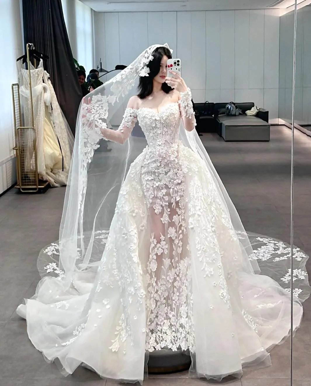 Modest Strapless Sheath Bridal Gown Glam Tulle Applique Train Wedding Dress HZ1121