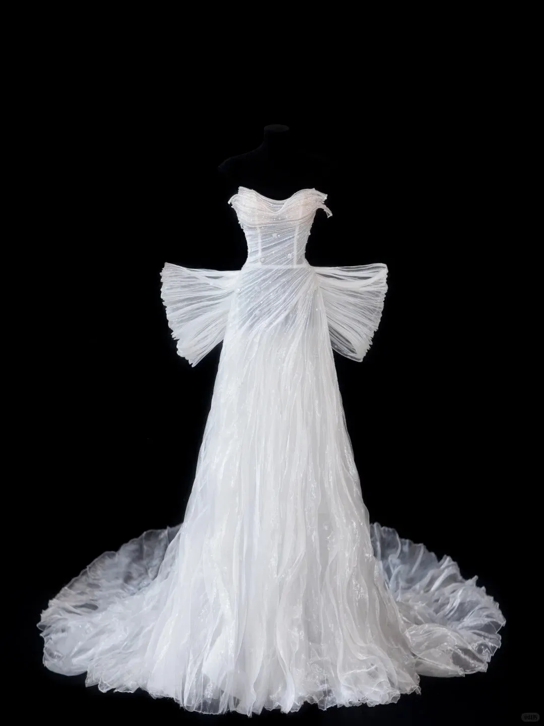 Timeless White Ball Gown Sweetheart Neck Beaded Wedding Dress Tulle Elegant Bridal Gown HZ1121