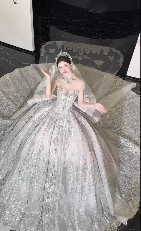 Elegant Off-the-shoulder Ball Gown Long Luxury Wedding Dresses Tulle Applique Bridal Dresses HZ1121