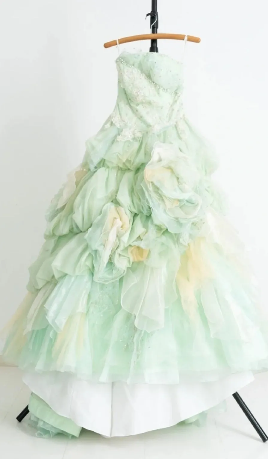 Gorgeous Strapless Ball Gown Tulle Lace Long Prom Dresses Green Quinceanera Dresses HZ1121