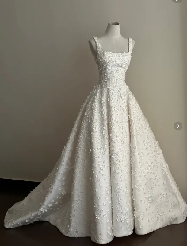 Timeless Square Neck A-Line Satin Appliqu??| Luxury Wedding Dress, White Bridal Gowns HZ1121