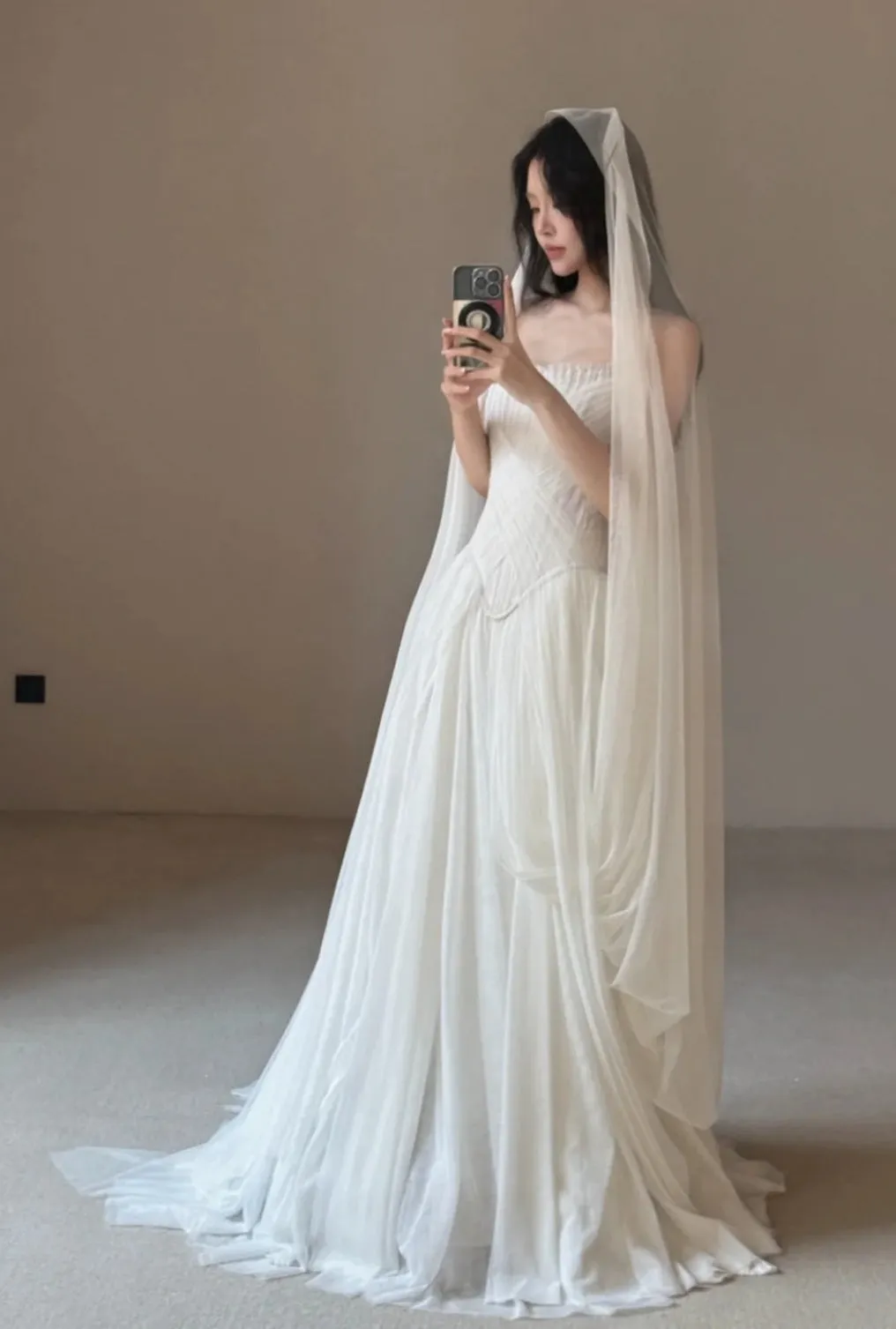 Simple Strapless Sheath Wedding Dresses Chiffon Ivory Bridal Gowns HZ1121