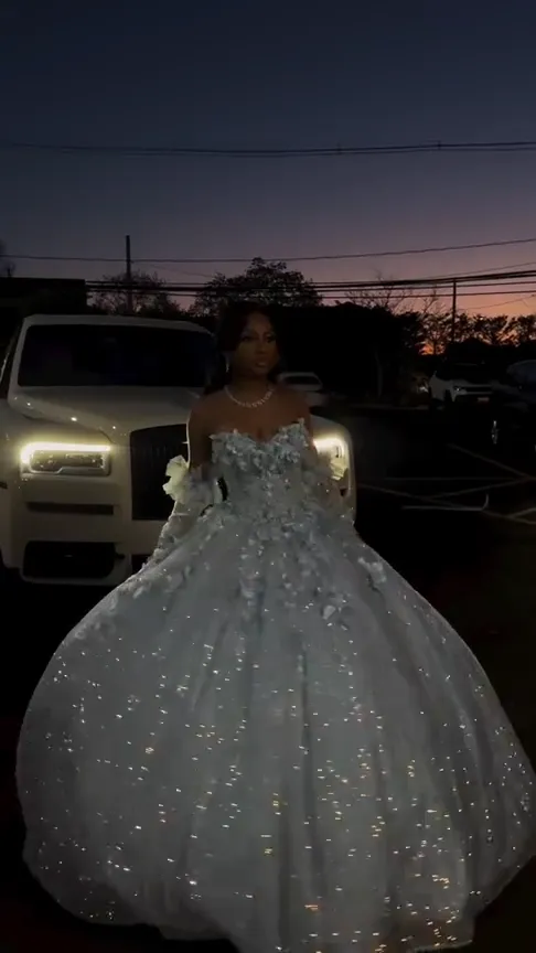 Gorgeous Sweetheart Neck Ball Gowns Blue Tulle Sequins Long Quinceanera Dress Formal Gowns Vestido De 15 Anos Sweet 16 Dress HZ1121