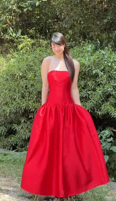 Elegant Strapless Ball Gown Satin Long Prom Dresses Sleeveless Evening Gown Red Formal Dresses HZ1121
