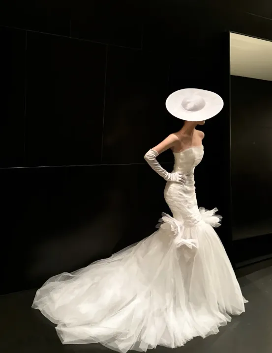 Elegant Strapless Mermaid Wedding Dresses Sleeveless Tulle White Bridal Gowns HZ1121