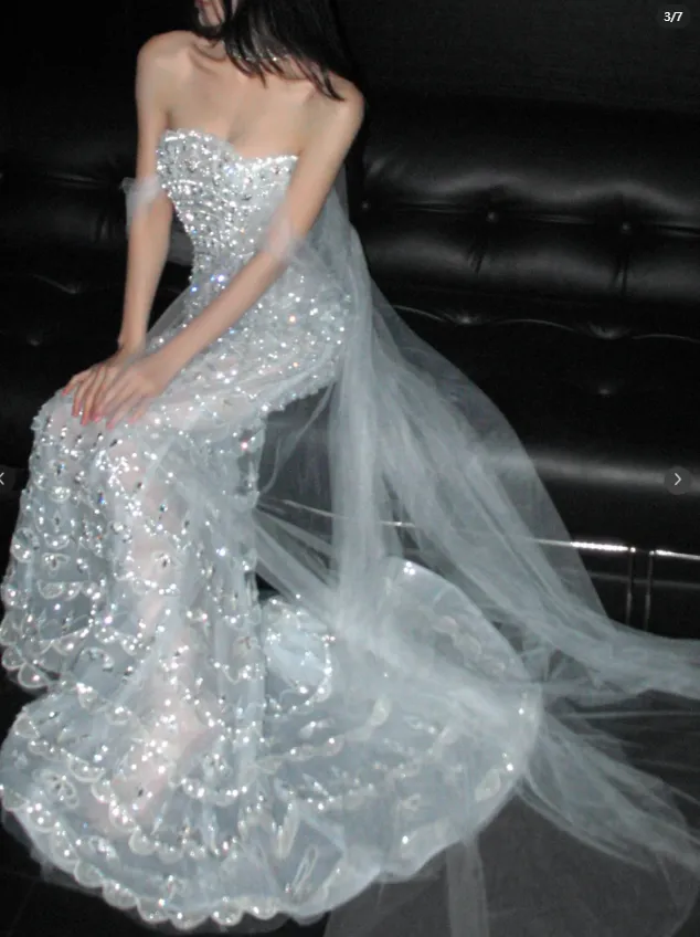 Gorgeous Strapless Mermaid Long Wedding Dresses Tulle Beaded White Bridal Dresses Sleeveless Bridal Gowns HZ1121