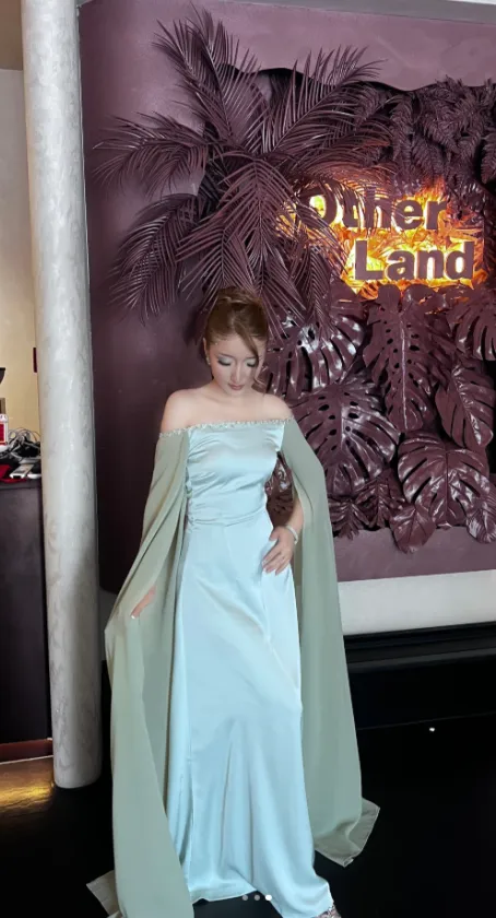 Elegant Off-the-shoulder Sheath Green Mother of the Bride Dress Satin Chiffon Green Evening Dress HZ1121 - Image 2