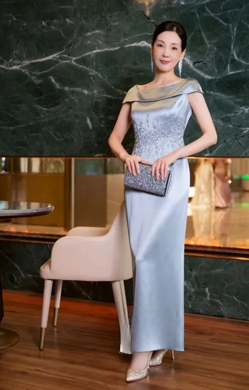 Elegant Bateau Sheath Wedding Guest Dresses Satin Beaded Gray Blue Mother of the Bride Dresses HZ1121
