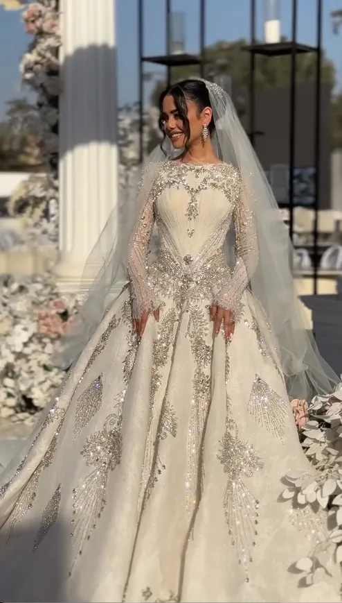 Gorgeous Jewel A-Line Long Wedding Dresses Beaded Tulle Ivory Bridal Gowns Long Sleeve Bridal Dresses HZ1121