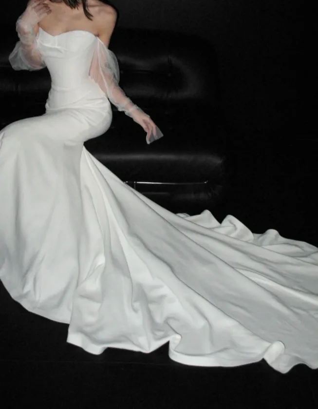 Elegant Off-the-shoulder Mermaid Long Wedding Dresses Chiffon White Bridal Gowns Long Sleeve Bridal Dresses HZ1121