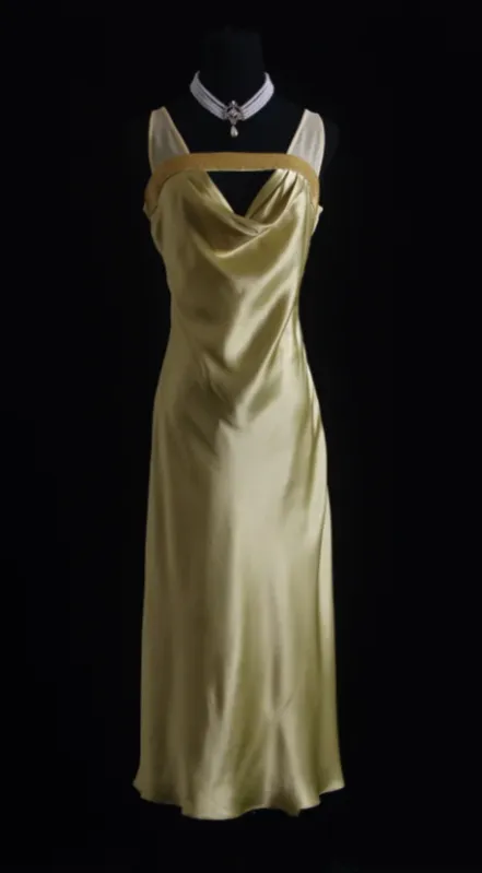 Vintage Sheath Silk Light Yellow Mother of the Bride Dress HZ1121