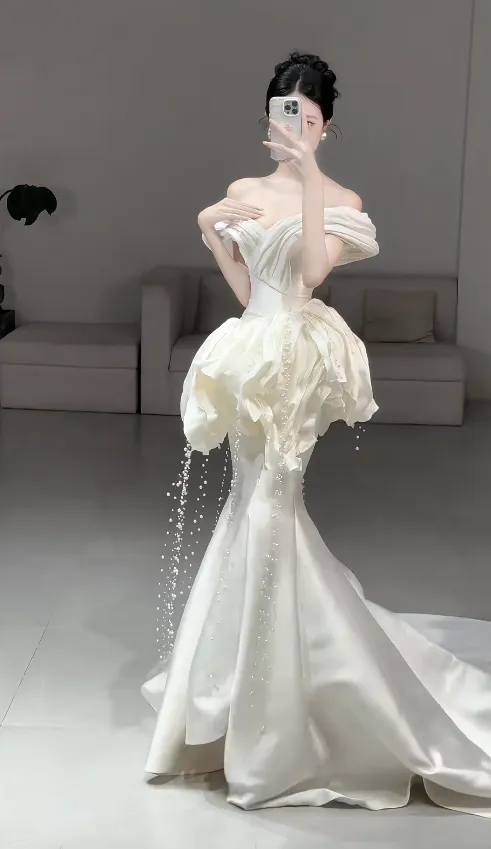 Elegant Off-the-shoulder Mermaid Long Wedding Dresses Satin White Bridal Gowns Sleeveless Bridal Dresses HZ1121