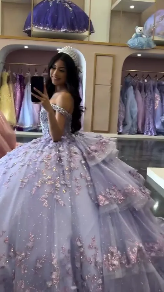 Gorgeous Off-the-shoulder Ball Gown Lavender Long Prom Dresses Tulle Applique Lavender Quinceanera Dresses Sweet 16 Dress HZ1121 - Image 3