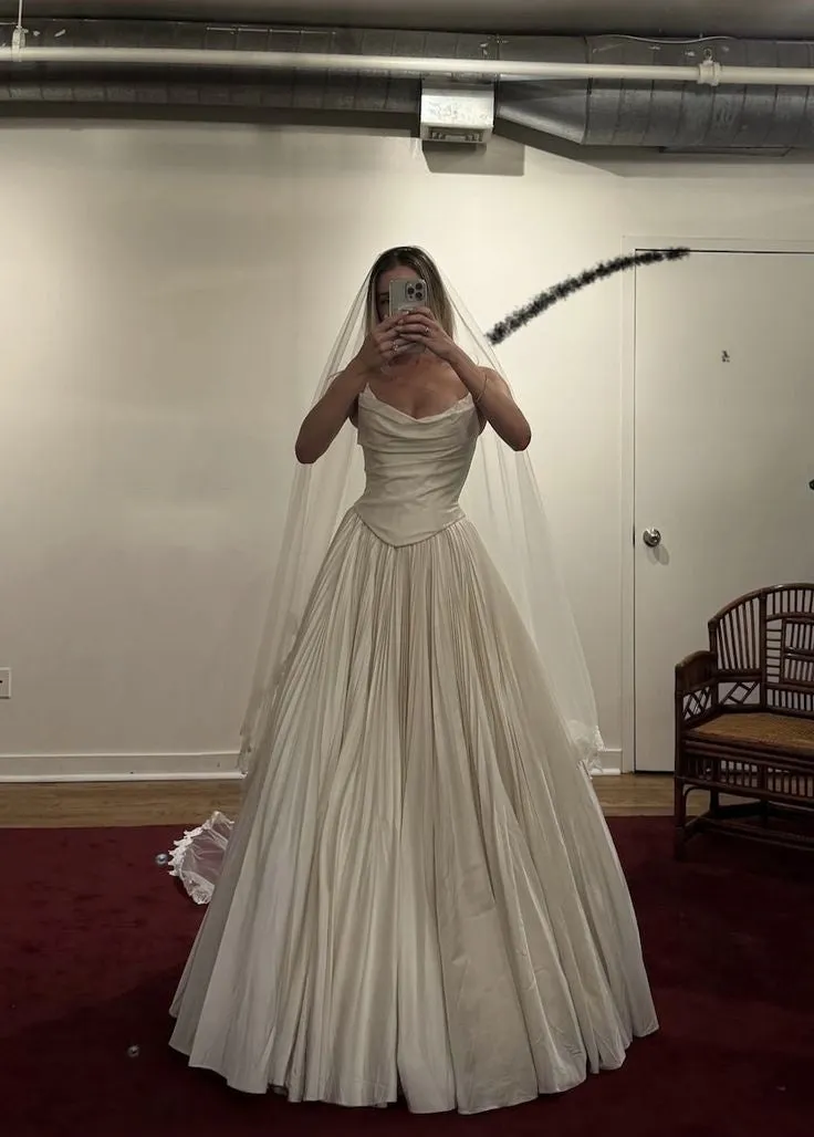 Modest Wedding Dress Ball Gown Strapless White Satin Long Wedding Dresses Brides Dress Bridal Gowns HZ1121