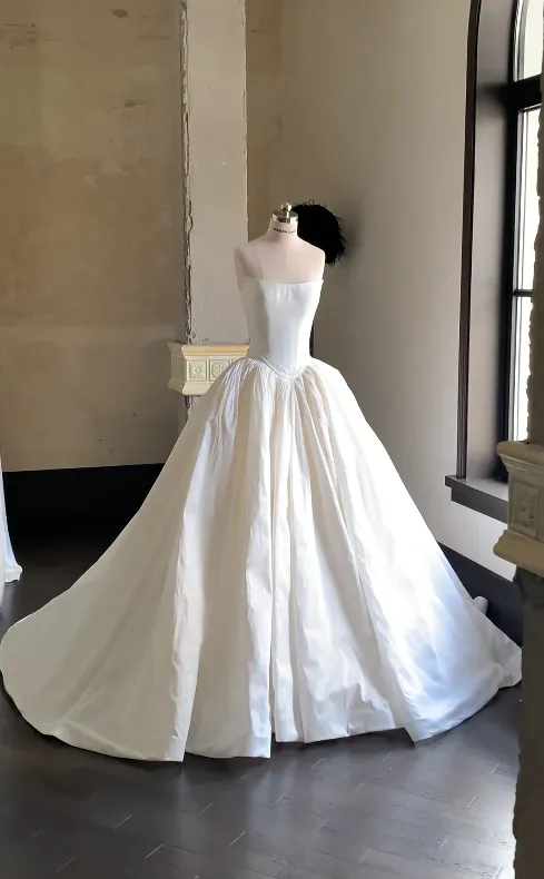 Modest Strapless A-Line Simple Wedding Dresses Taffeta White Bridal Gowns Sleeveless Bridal Dresses HZ1121