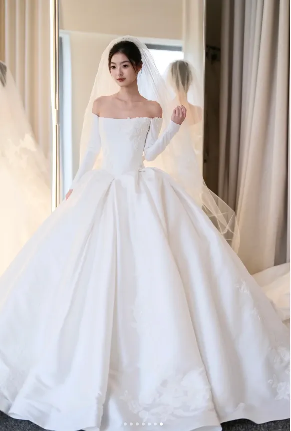 Timeless Off-the-shoulder A-Line Simple Wedding Dresses Satin White Bridal Gowns Long Sleeve Bridal Dresses HZ1121